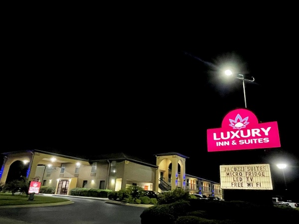 Luxury Inn & Suites image 5