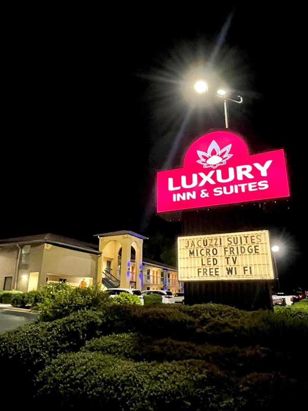 Luxury Inn & Suites image 6